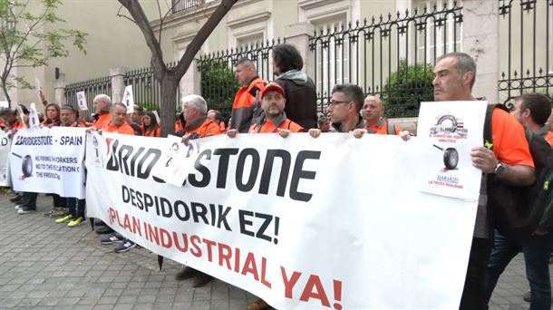 Bridgestone mejora las condiciones del ERE y considera revisar la cantidad de despidos