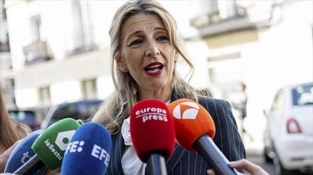 Yolanda Díaz se compromete a impulsar la implementación de las 37,5 horas semanales