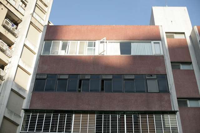 Como se rehabilita una fachada sin andamios trabajos verticales edificios
