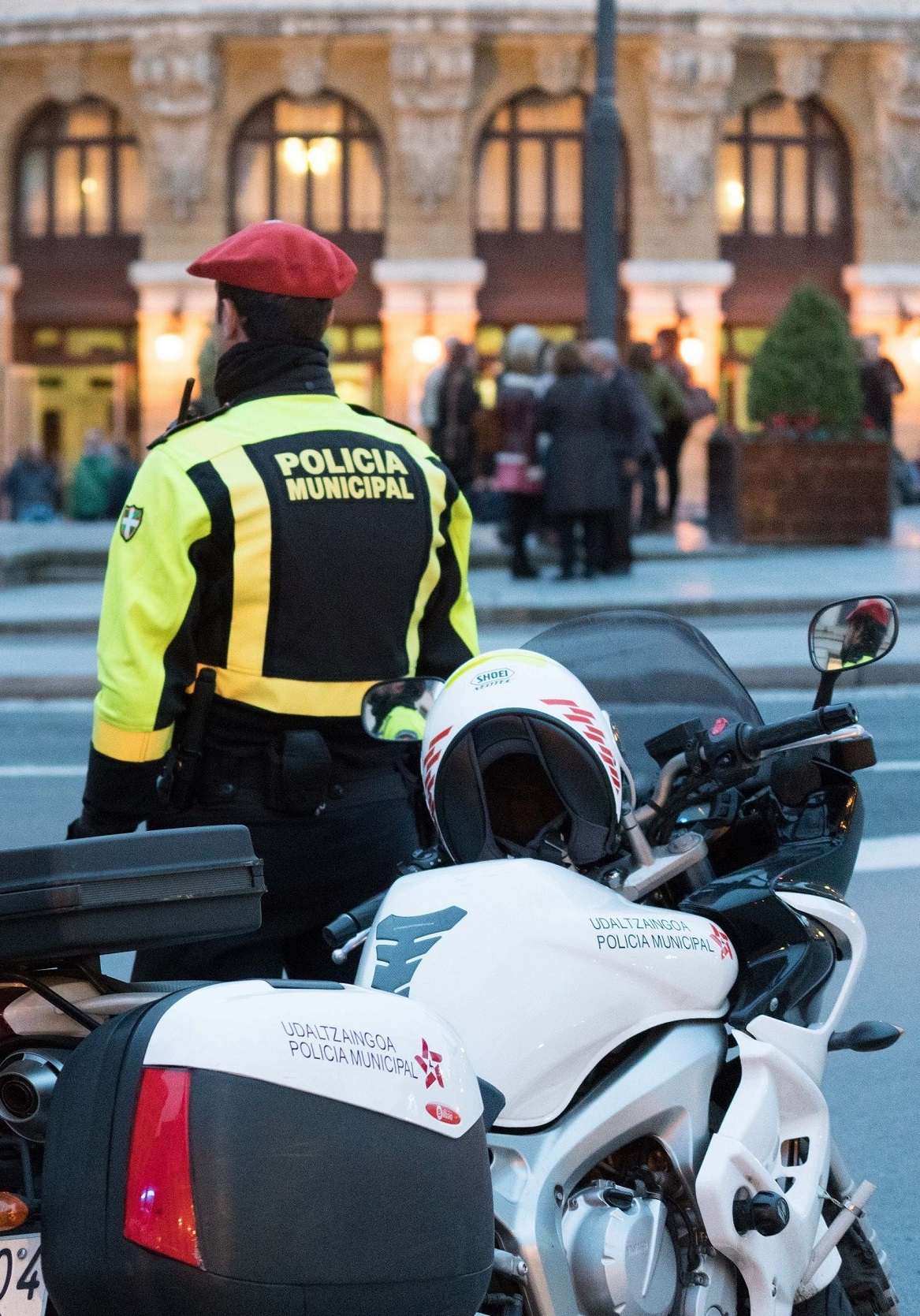 La policía municipal de Bilbao llevará a cabo una campaña de vigilancia para asegurar la correcta circulación de motocicletas y ciclomotores