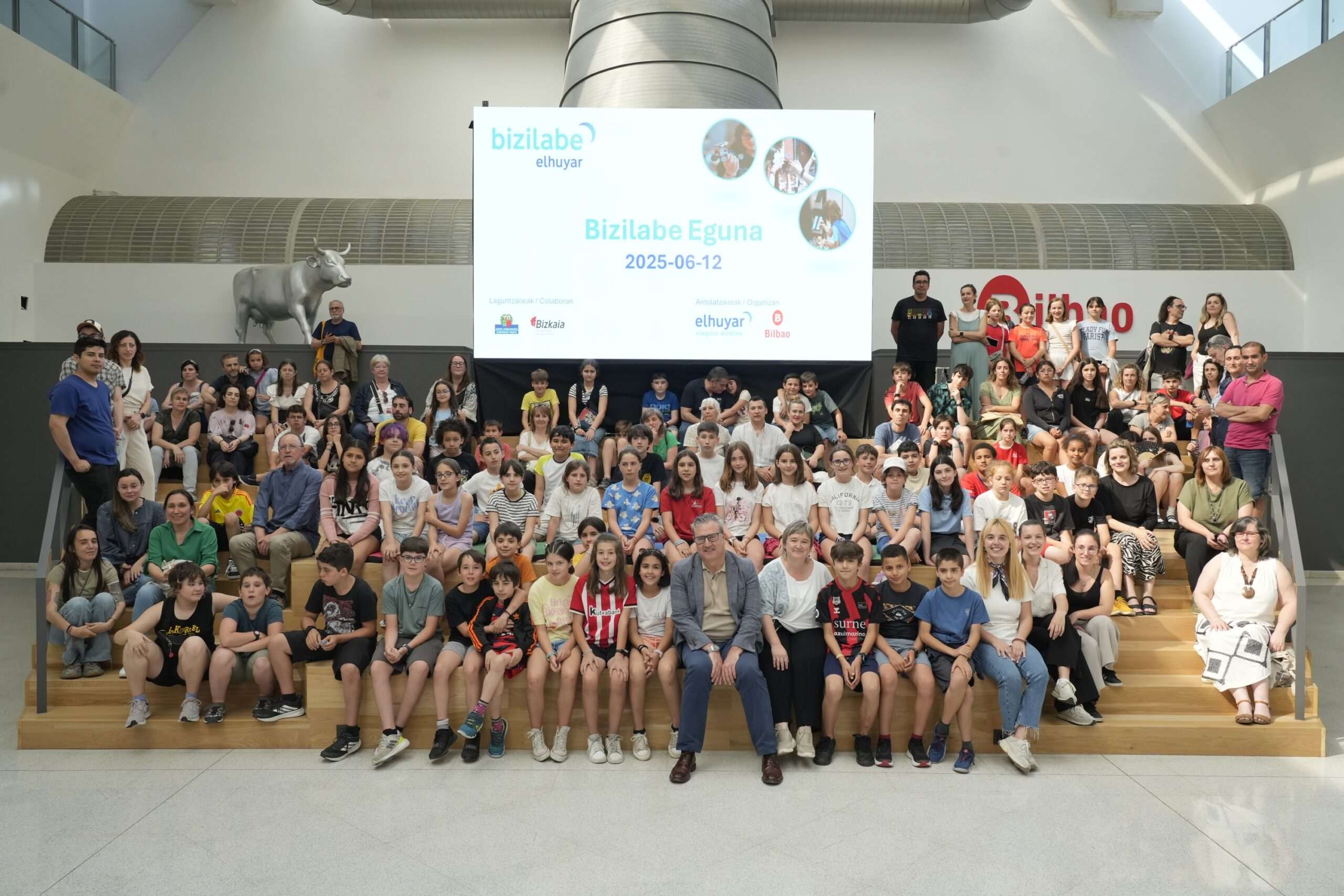 Un centenar de jóvenes de Bilbao presentan 30 proyectos científico-tecnológicos en el Bizilabe Eguna