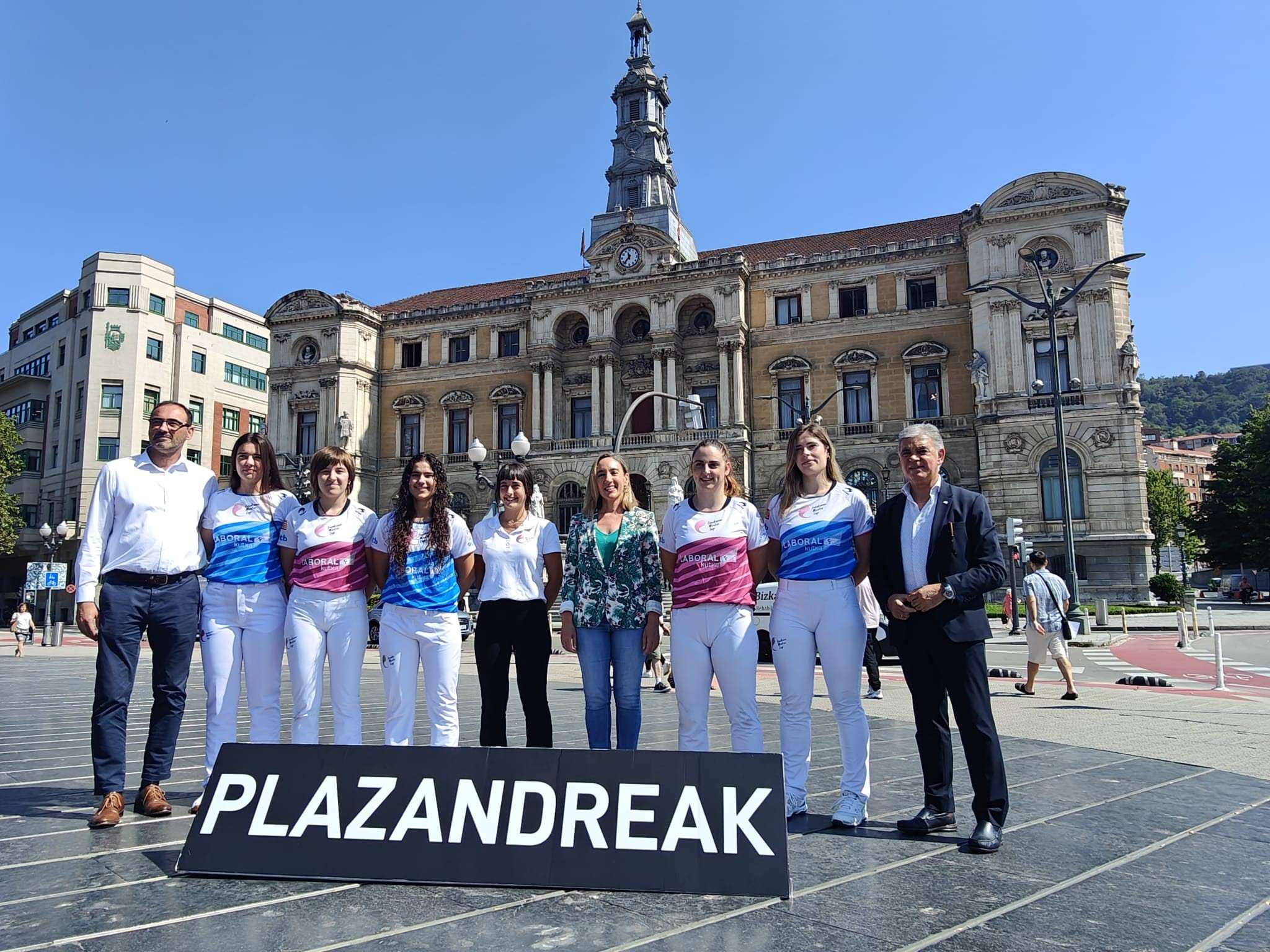 El Ayuntamiento de Bilbao se prepara para la final de Plazandreak
