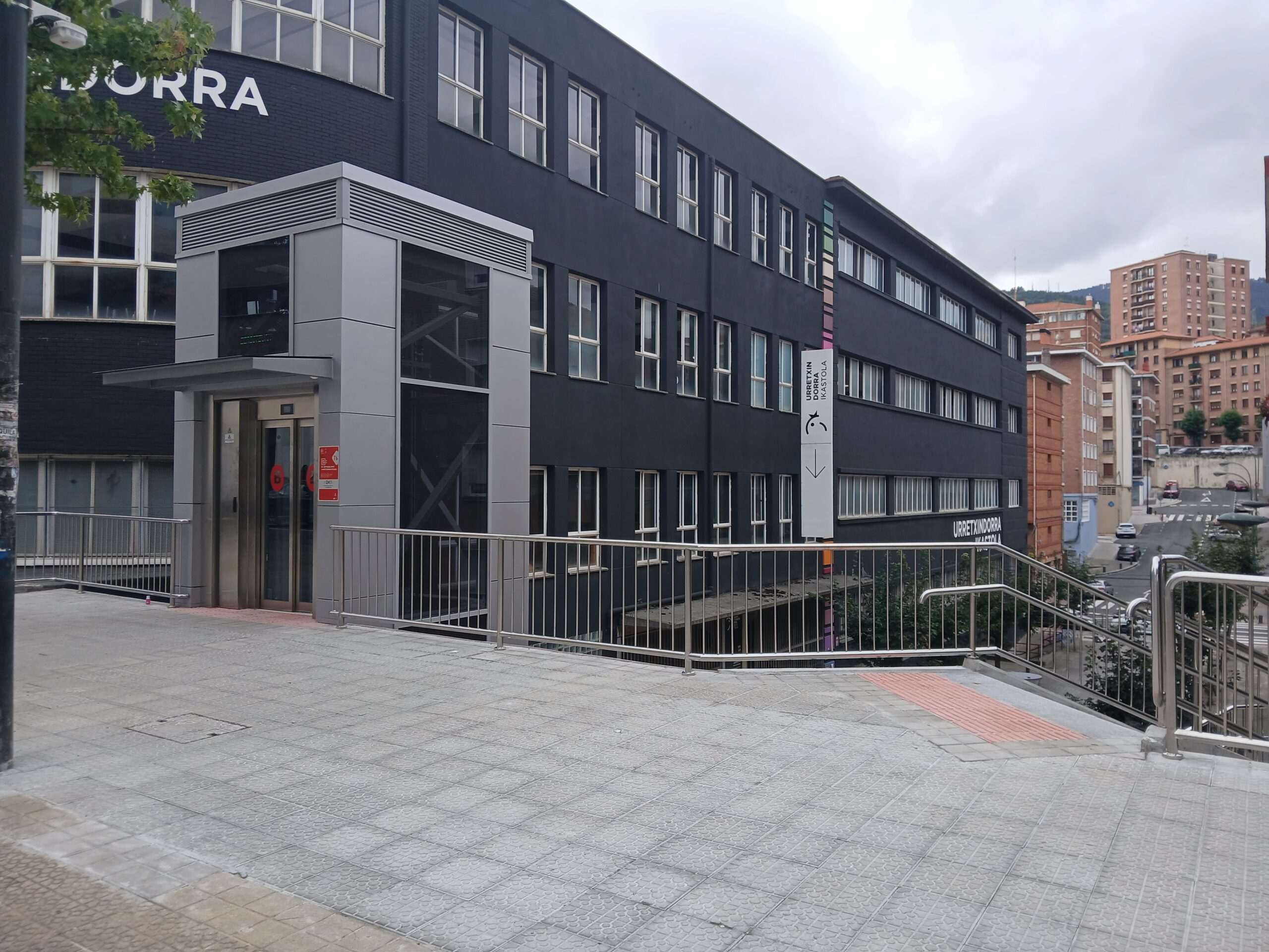 El Ayuntamiento de Bilbao añade el ascensor de Urretxindorra a la red de elevadores públicos de la ciudad, que ya cuenta con casi 80