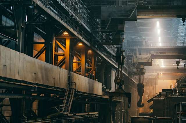 Euskadi lidera la caída industrial en españa