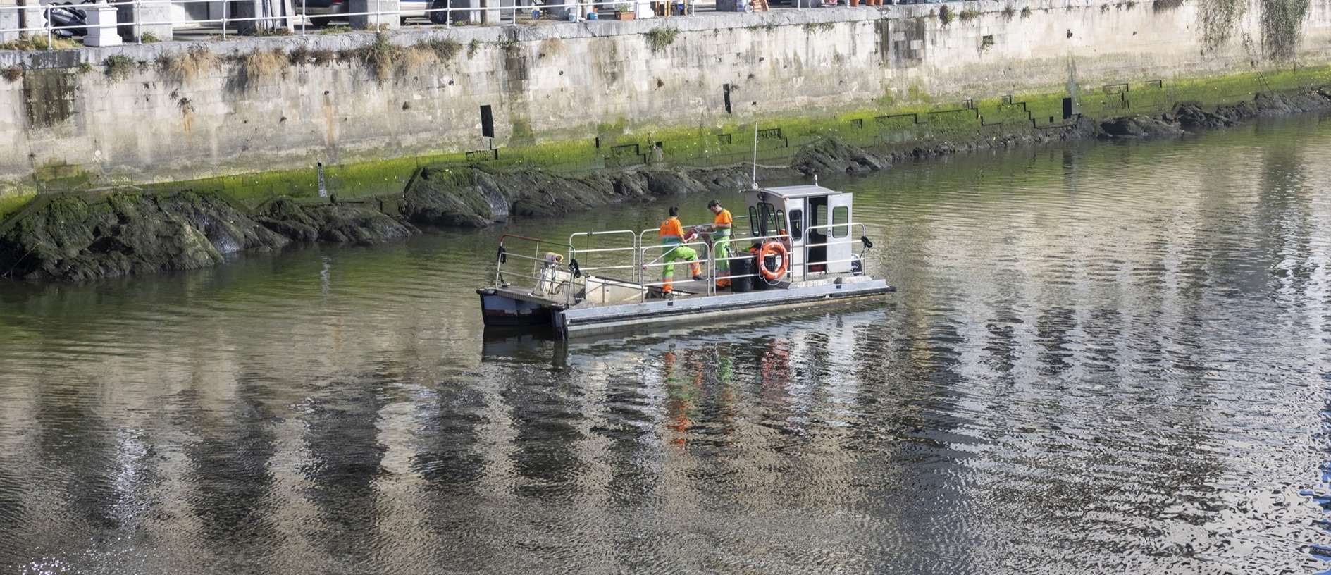 Bilbao organiza un paseo interpretativo y una recogida de plásticos y basura por la ría con motivo de Asteklima