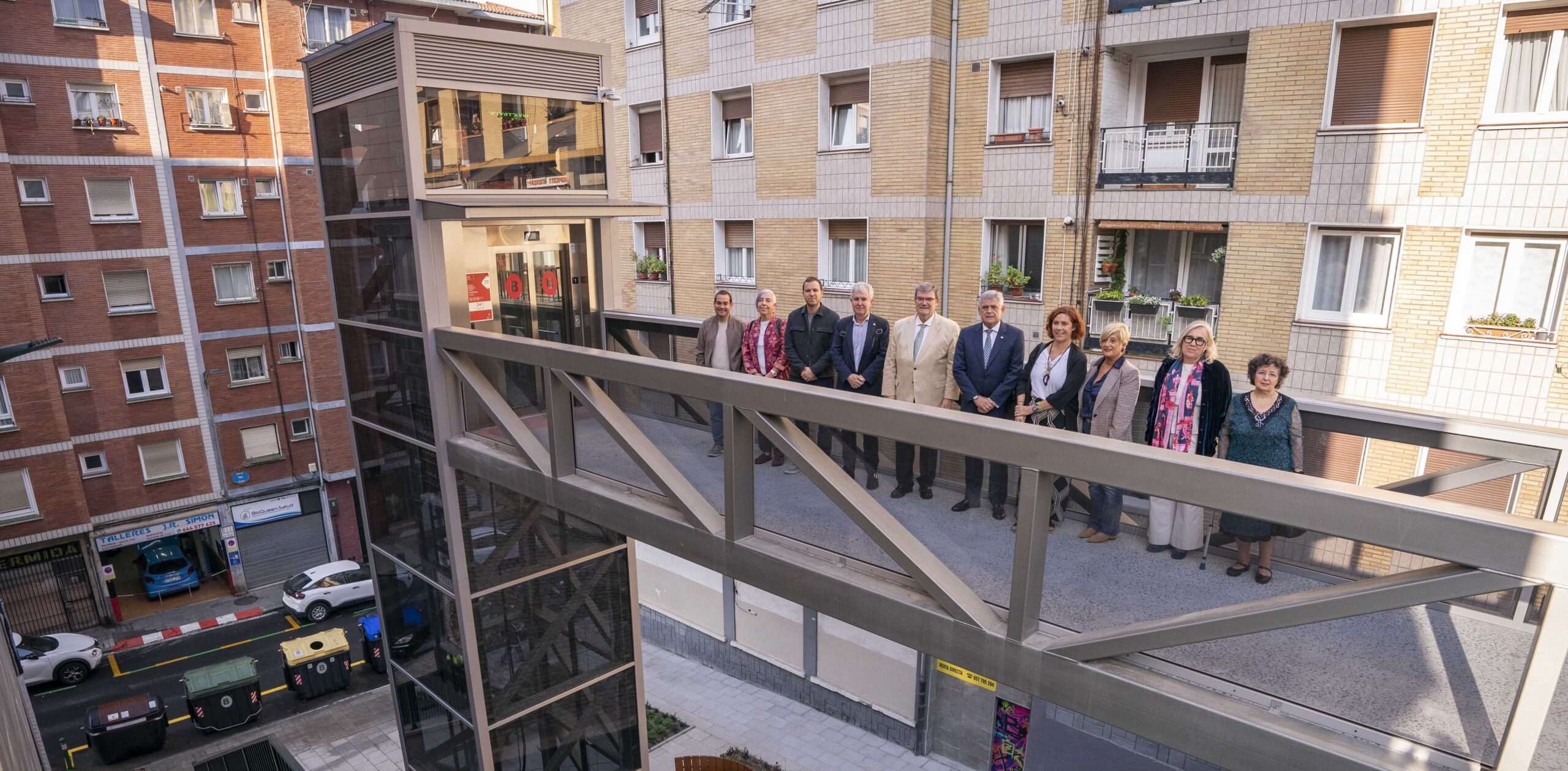El Ayuntamiento de Bilbao finaliza y pone en funcionamiento un nuevo ascensor público municipal en el barrio de Santutxu entre las calles Fika e Iturribide