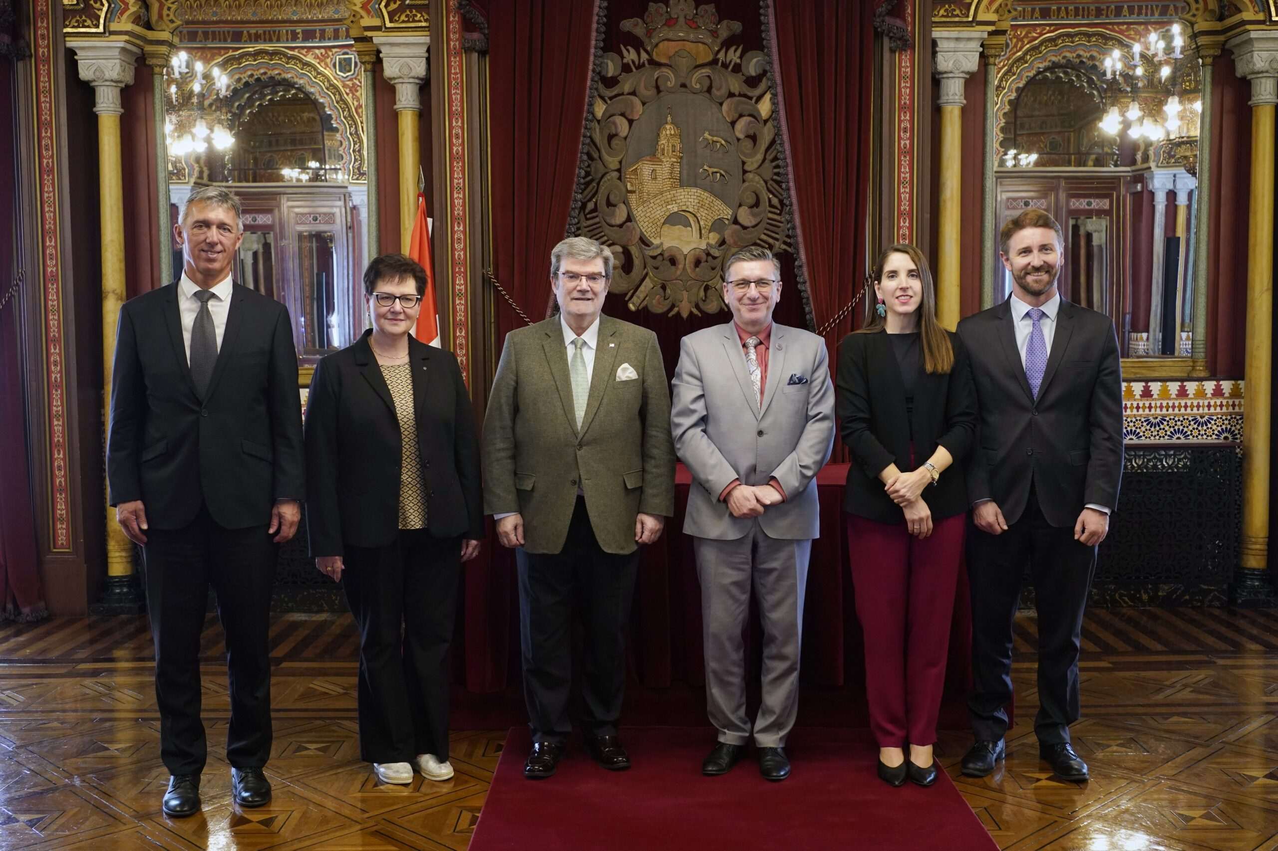 El alcalde de Bilbao se reúne con la Comisión Constitucional y Legal del Senado de la República Checa