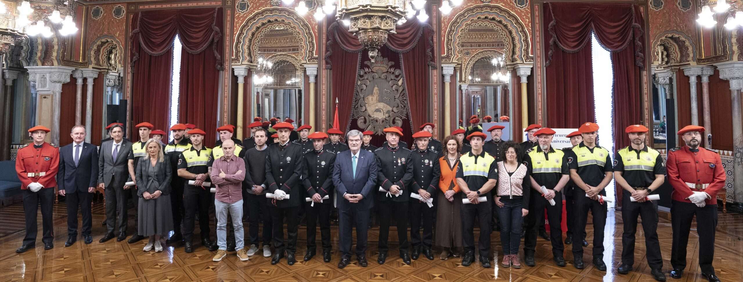 El Ayuntamiento de Bilbao conmemora el 181 aniversario de la Policía Municipal con un acto institucional en el Salón Árabe