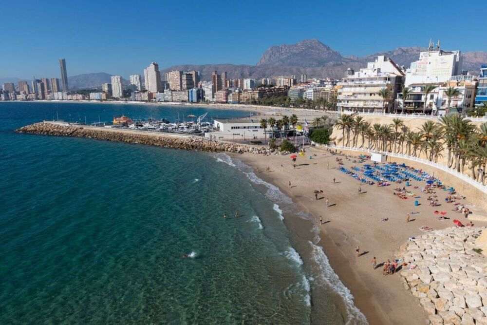 Archivo Imagen de archivo de la playa del Mal Pas en Benidorm (Alicante)