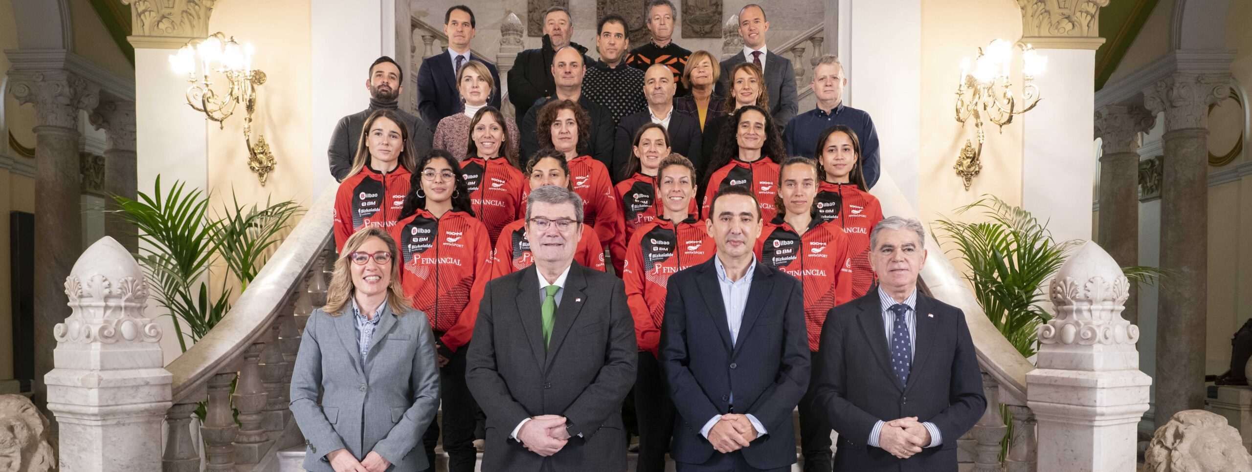 El alcalde se reúne con el Club Bilbao Atletismo Santutxu para presentar la II 10K Internacional de Bilbao