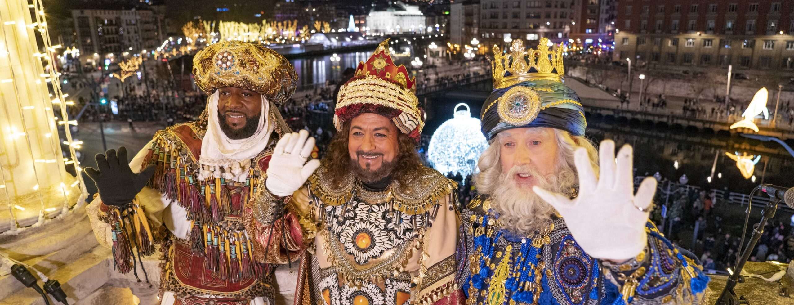 Los Reyes Magos de Oriente deslumbran Bilbao con magia, ilusión y fantasía en una cabalgata multitudinaria encabezada por el Gran Pegasus