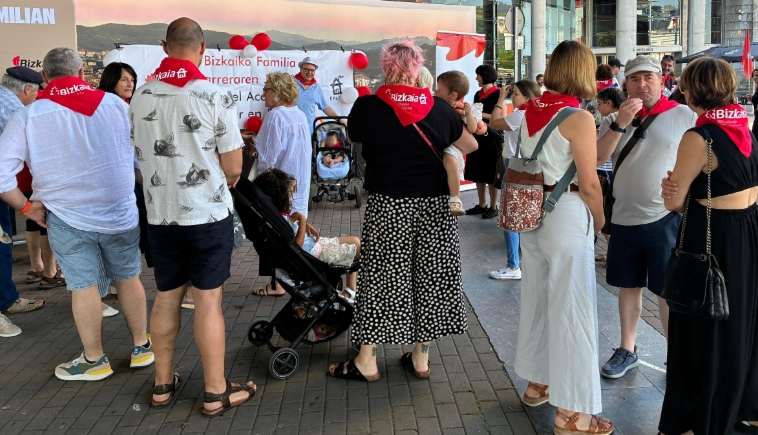 Encuentro Anual de Acogimiento Familiar en Bizkaia Más de 50 Familias se Reúnen en Bilbao para Celebrar la Comunidad y el Reconocimiento