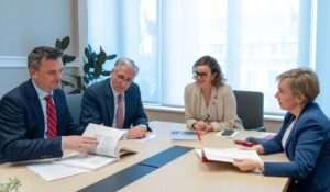 Fortalezas Competitivas de Bizkaia Diagnóstico de Orkestra y Mejoras en el Bienestar de sus Comarcas
