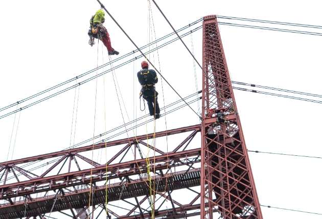 Primera Jornada de Rescate Técnico en Euskadi Especialistas del Estado se Reúnen en el Puente Bizkaia