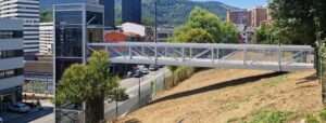 El Ayuntamiento de Bilbao inaugura un nuevo ascensor público que conecta los barrios de Txurdinaga y Bolueta