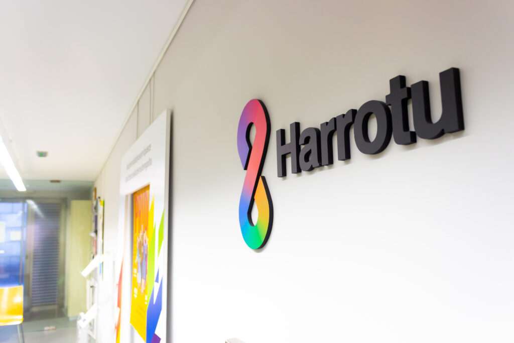 Catorce actividades anuales en Harrotu para fomentar los derechos y la participación LGTBI+ en el curso escolar 2026