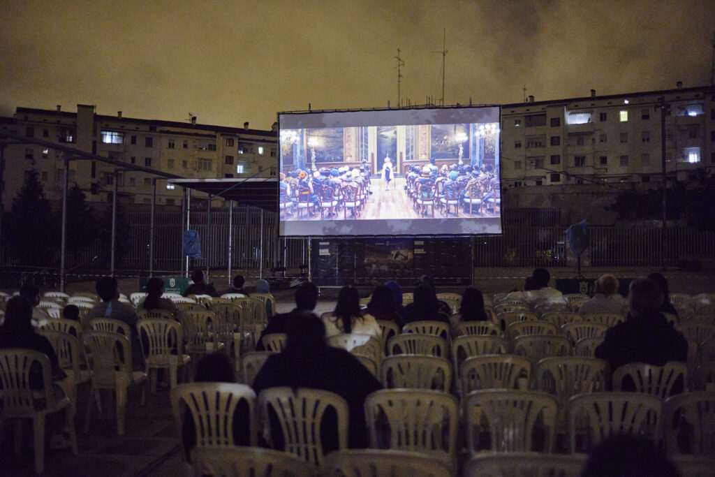 Estreno de 'Noches de Cine' esta semana en cuatro barrios de Pamplona y retorno a Rochapea
