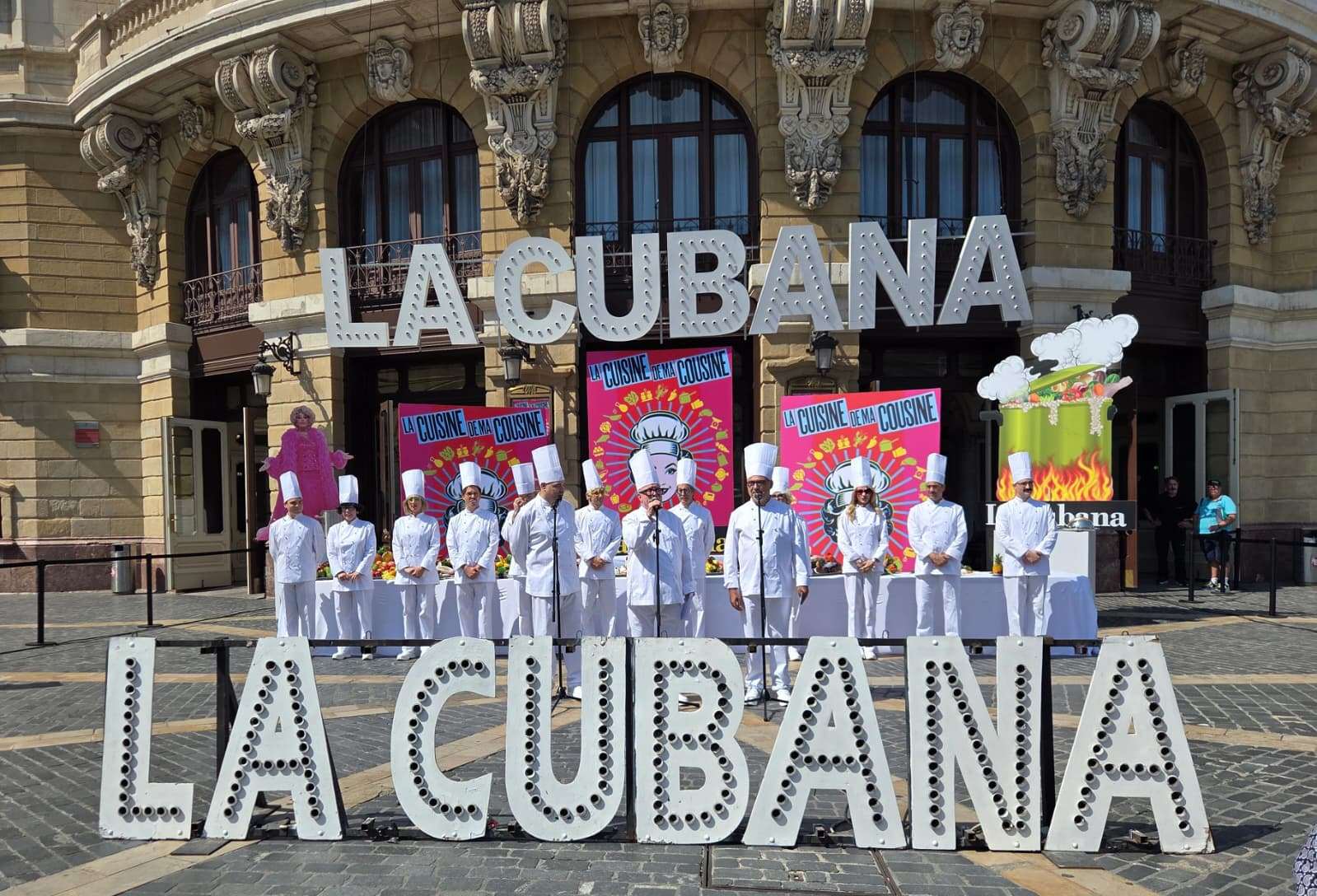 Nuevo espectáculo de La Cubana, La cuisine de ma cousine, un melodrama culinario repleto de humor, música y sorpresas