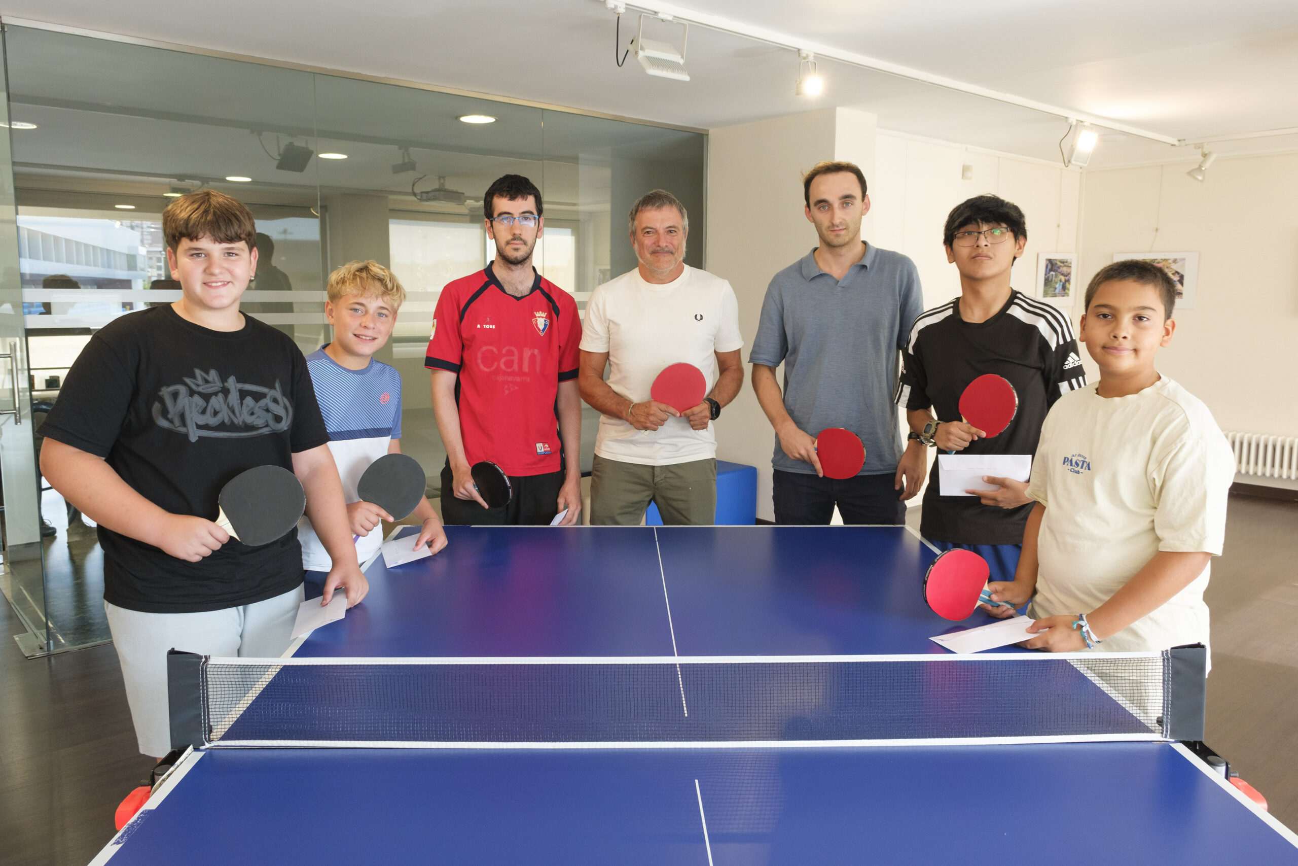 Leyre Gil Viejo y Alejandro Pierola Cervantes se coronan campeones en la Semana de Tenis de Mesa de la Casa de la Juventud