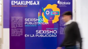 Exposiciones sobre sexismo en la publicidad y mujeres en la ciencia llegarán a nueve municipios de Bizkaia