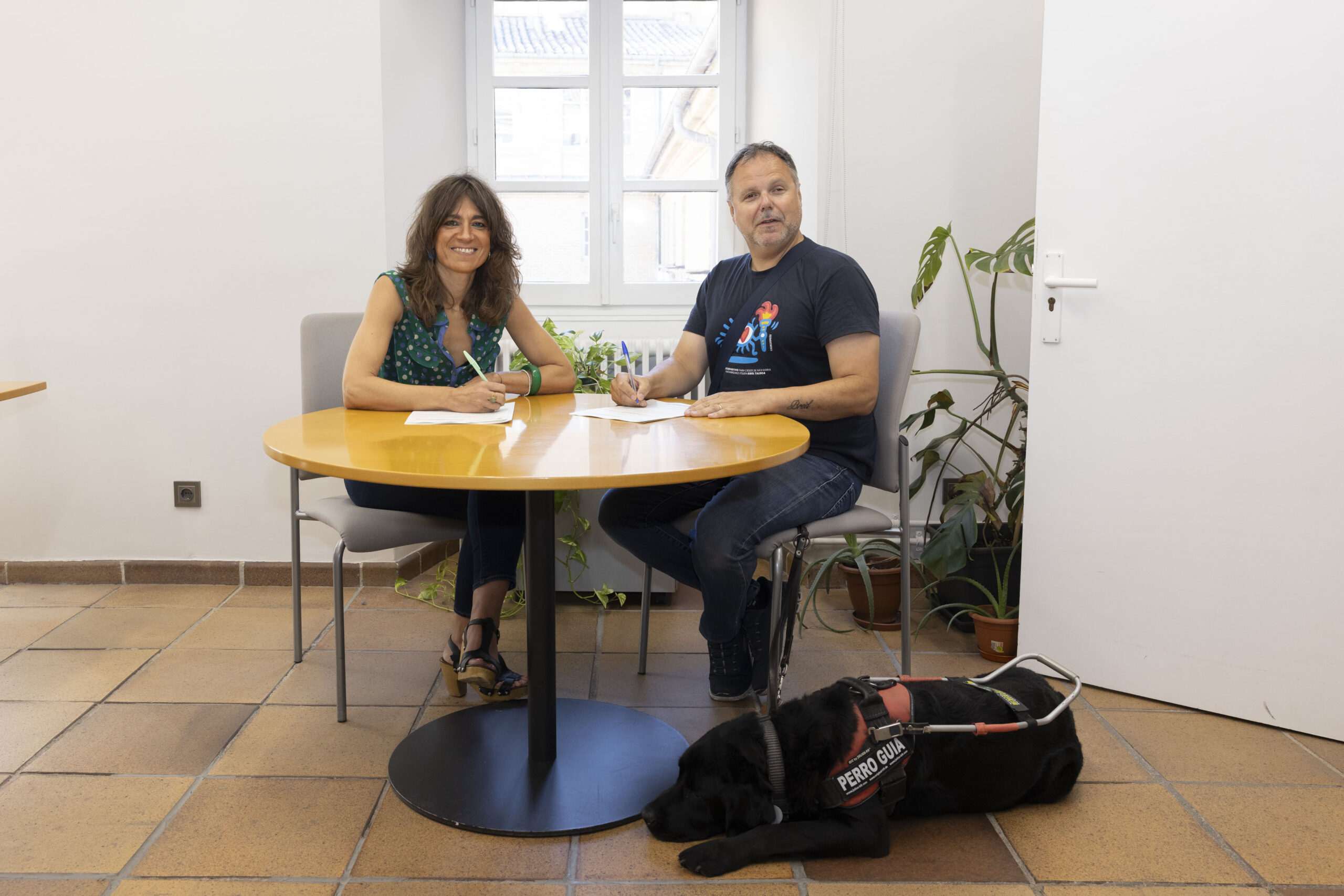 Pamplona apoya al Club Deportivo para Ciegos de Navarra con subvención para impulsar el goalball entre personas con discapacidad visual