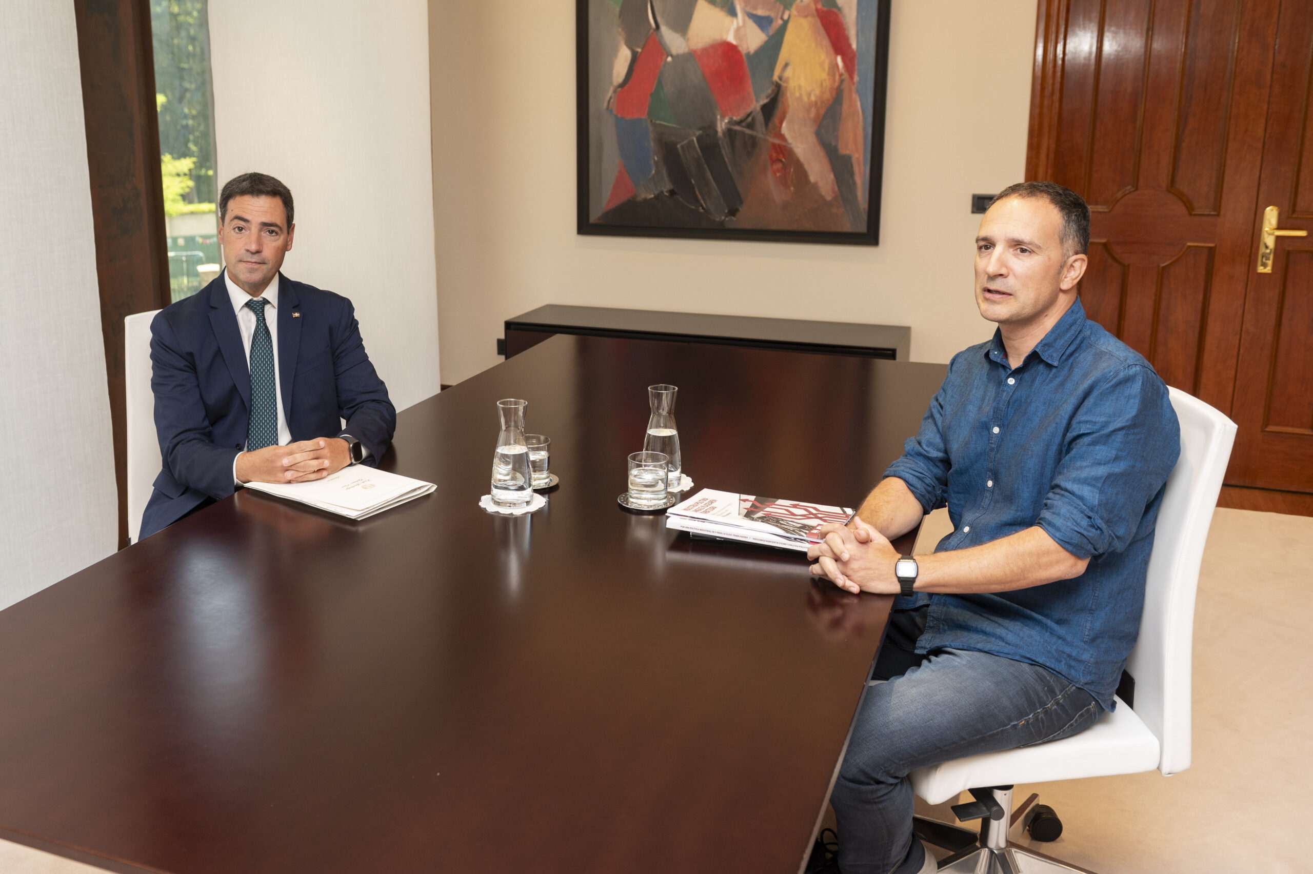 ELA se une a la ronda de negociaciones con los sindicatos para abordar demandas laborales clave