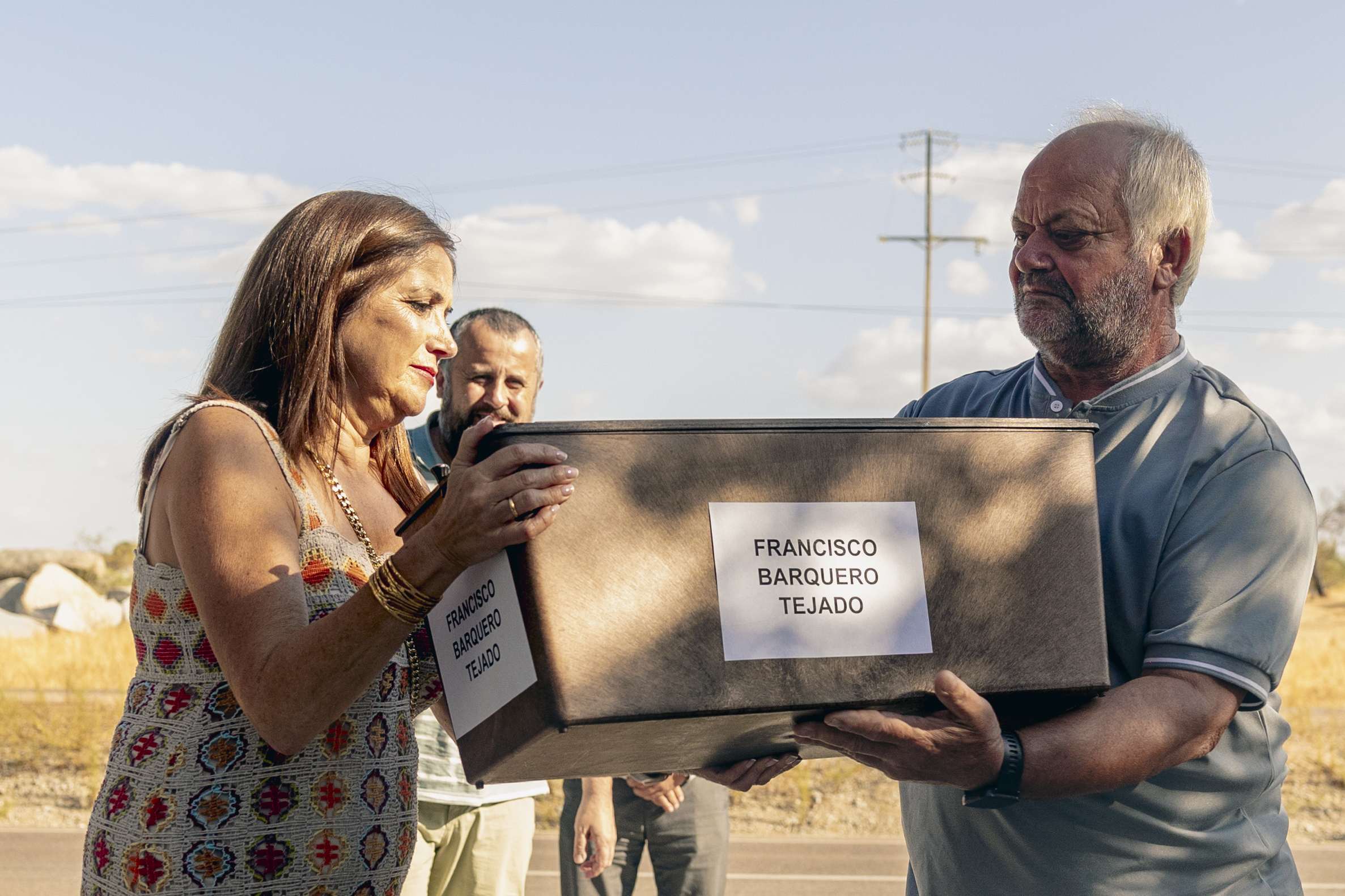 Entregan los restos de Francisco Barquero Tejado, víctima de la prisión franquista de Orduña, a su familia en emotivo acto oficial