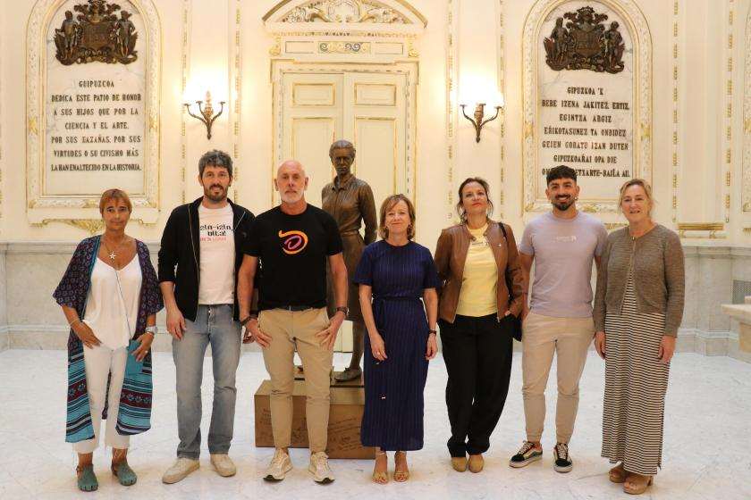 Reconocimiento a 50 Años de Compromiso con el Euskera: La Diputación Foral de Gipuzkoa Celebra la Contribución Social de Kilometroak
