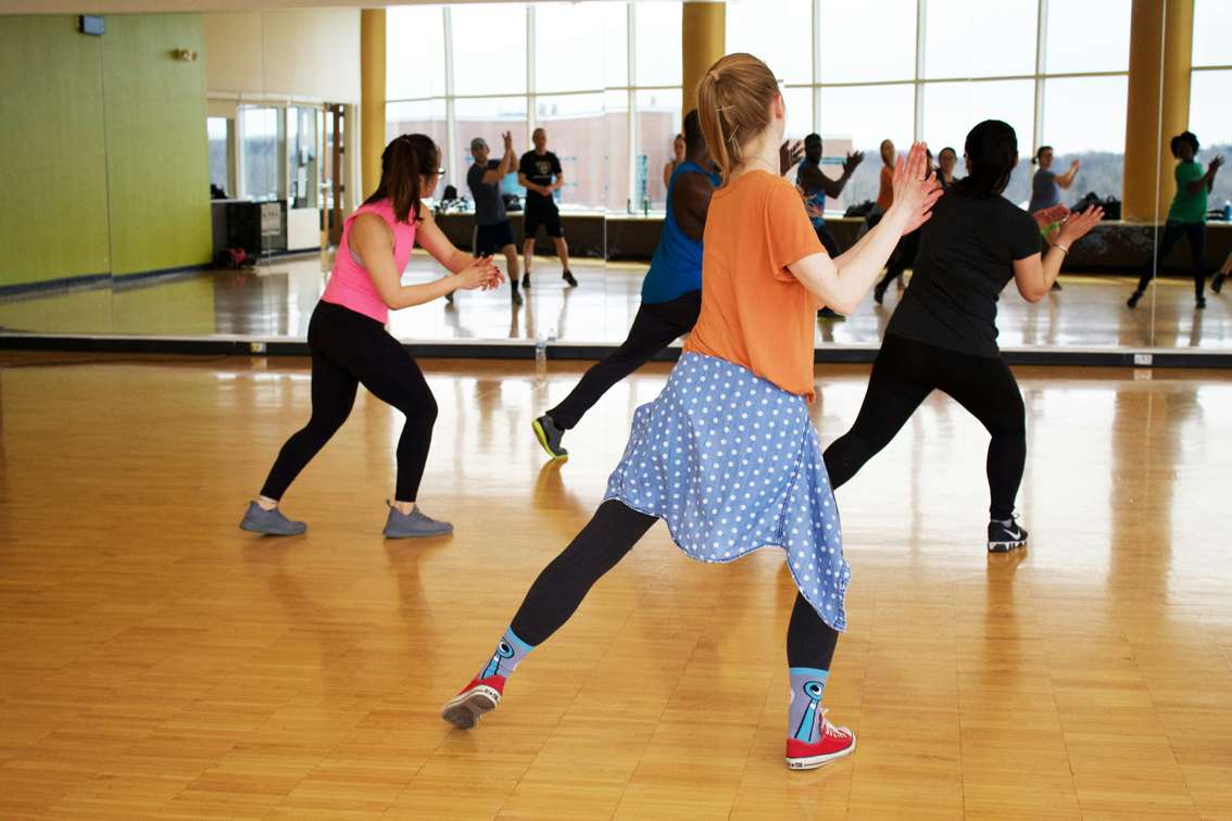 Cata de Actividades Deportivas este Sábado en la Casa de la Juventud: Descubre GAP, HIIT, Zumba y Más