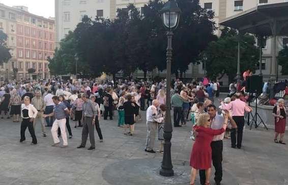 Los bailables regresan en septiembre con ocho sesiones al aire libre en la Plaza Levante y el Kiosko de La Casilla