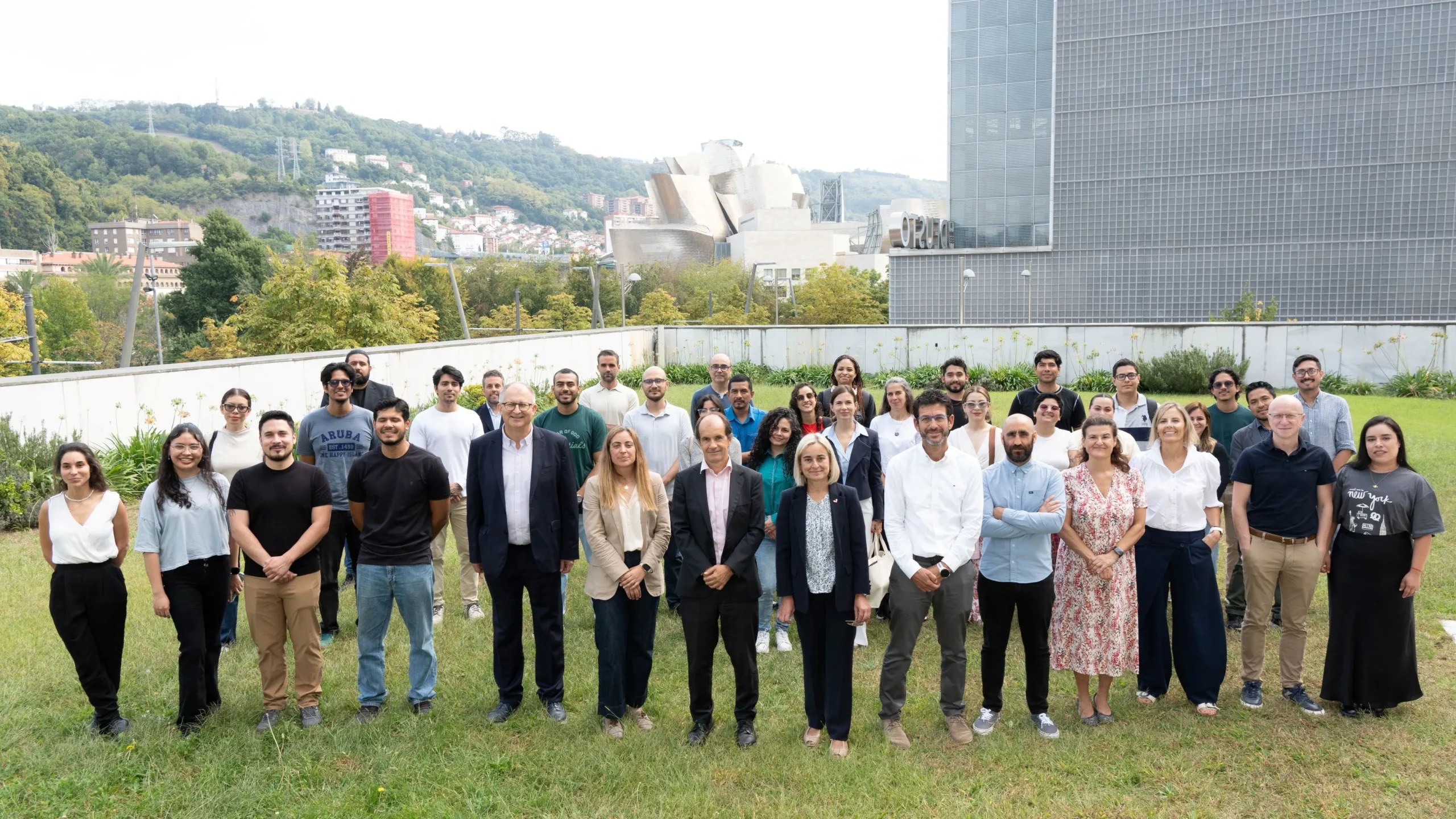 Bizkaia potencia su atractivo internacional al recibir a 42 nuevos estudiantes de Latinoamérica