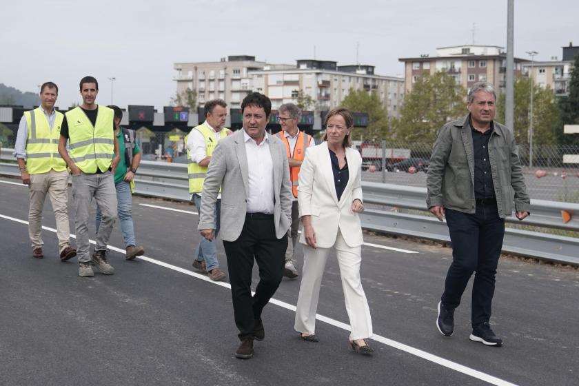 Finalizan las obras de la variante de Zarautz con la inauguración de la nueva rotonda de salida de la AP 8 y el acceso al polígono de Abendaño