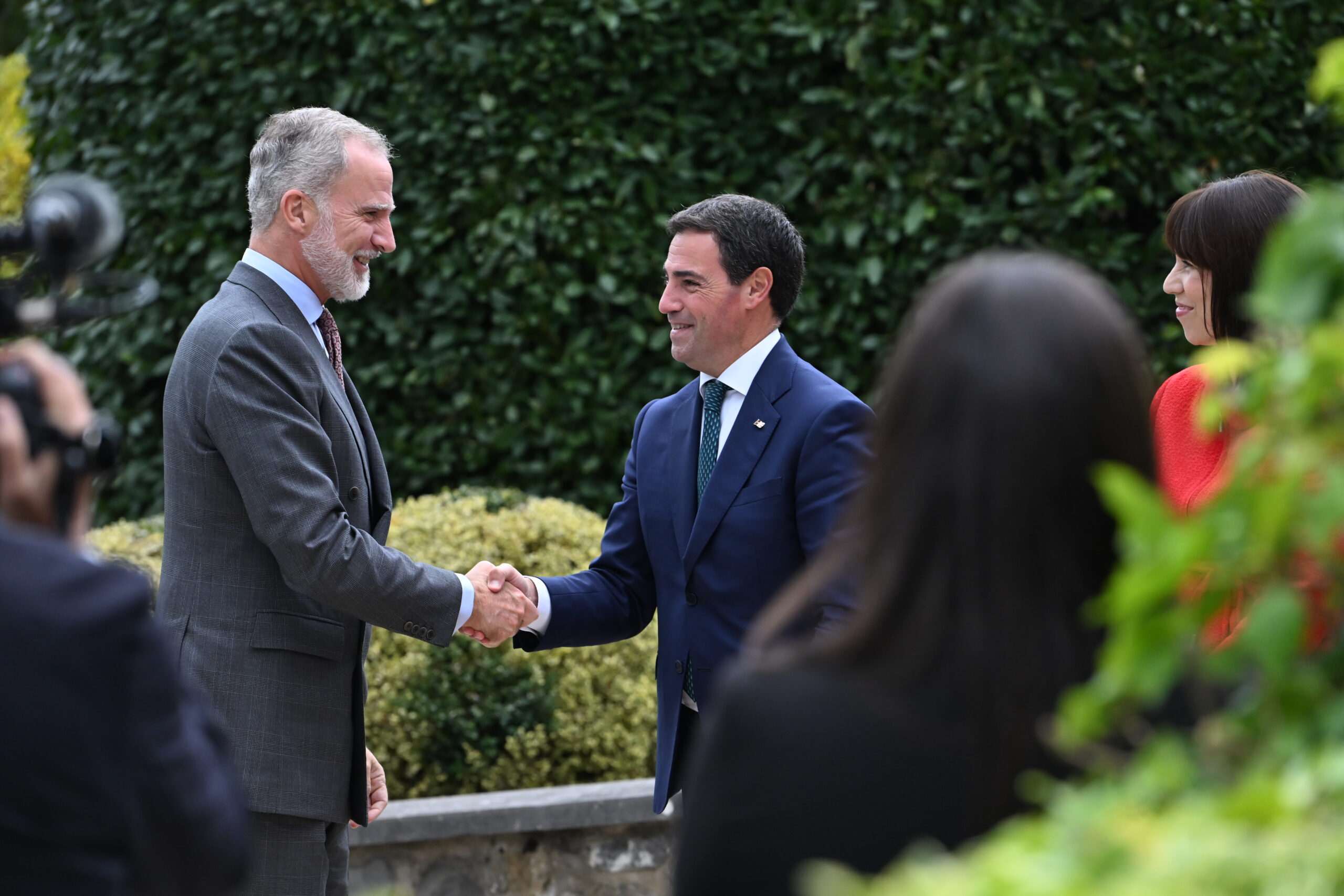El lehendakari se une al rey Felipe VI en la visita al centro de desarrollo directivo y cooperativo de la Corporación Mondragon en