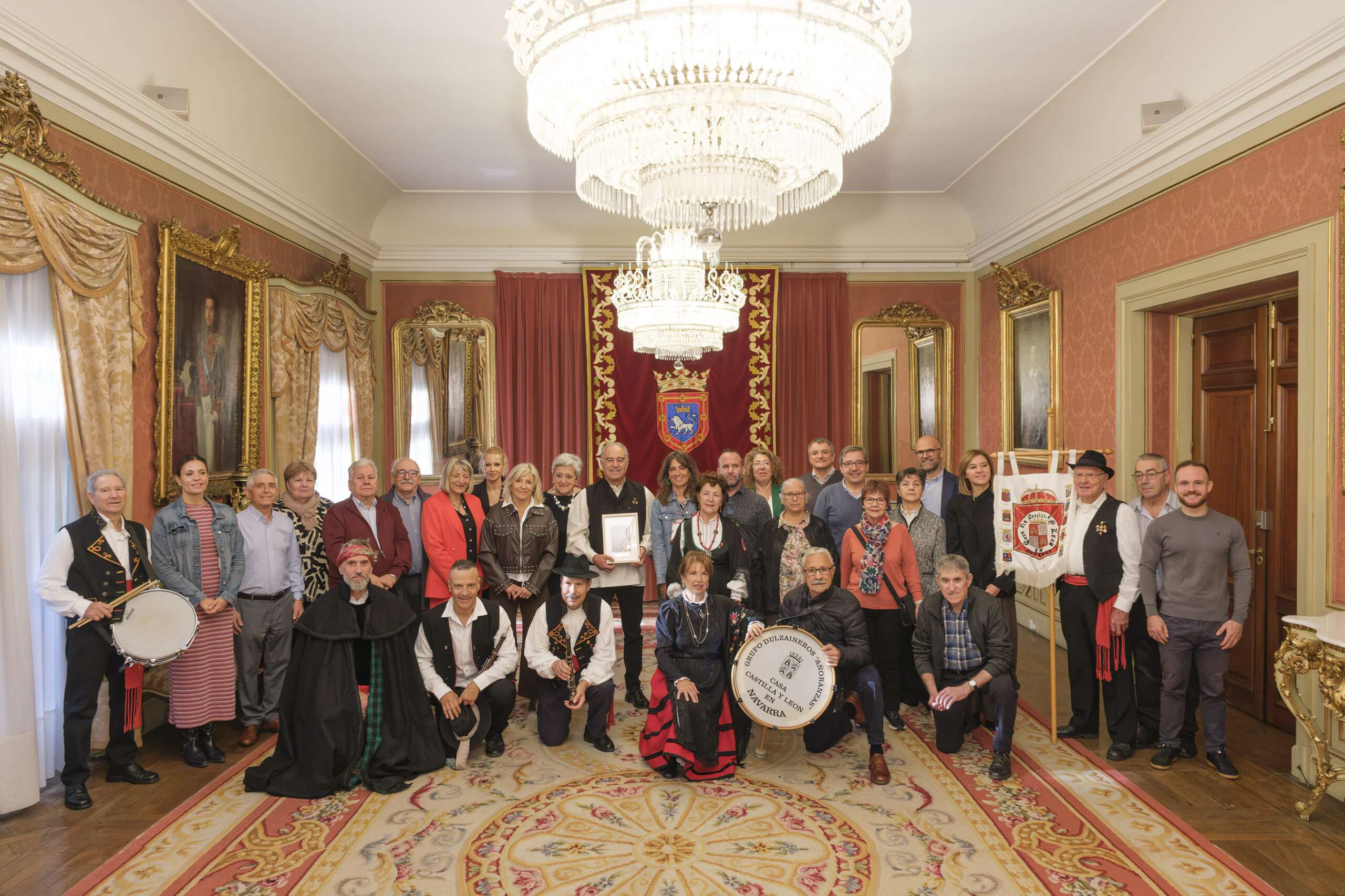La Casa Consistorial acoge a las seis casas regionales de la Federación en la XXXVII Semana Cultural de