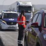La Euskal Polizia refuerza los controles de distracciones al volante esta semana