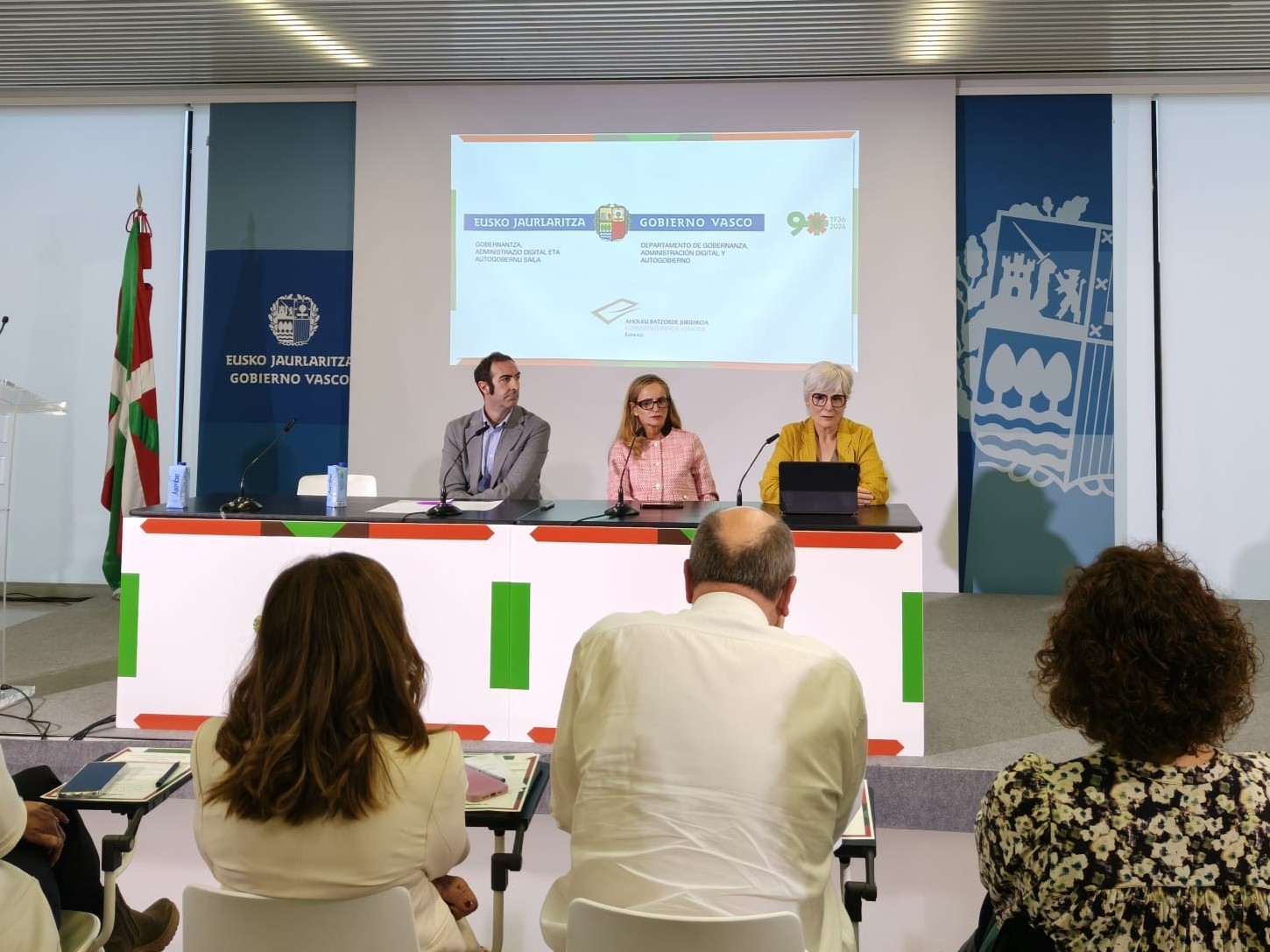 Emakunde destaca la importancia de los informes de impacto de género para asegurar la igualdad en las normas de la administración en