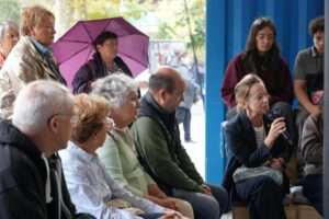 La plaza Ongizatearen en Irun invita a construir juntos el bienestar en