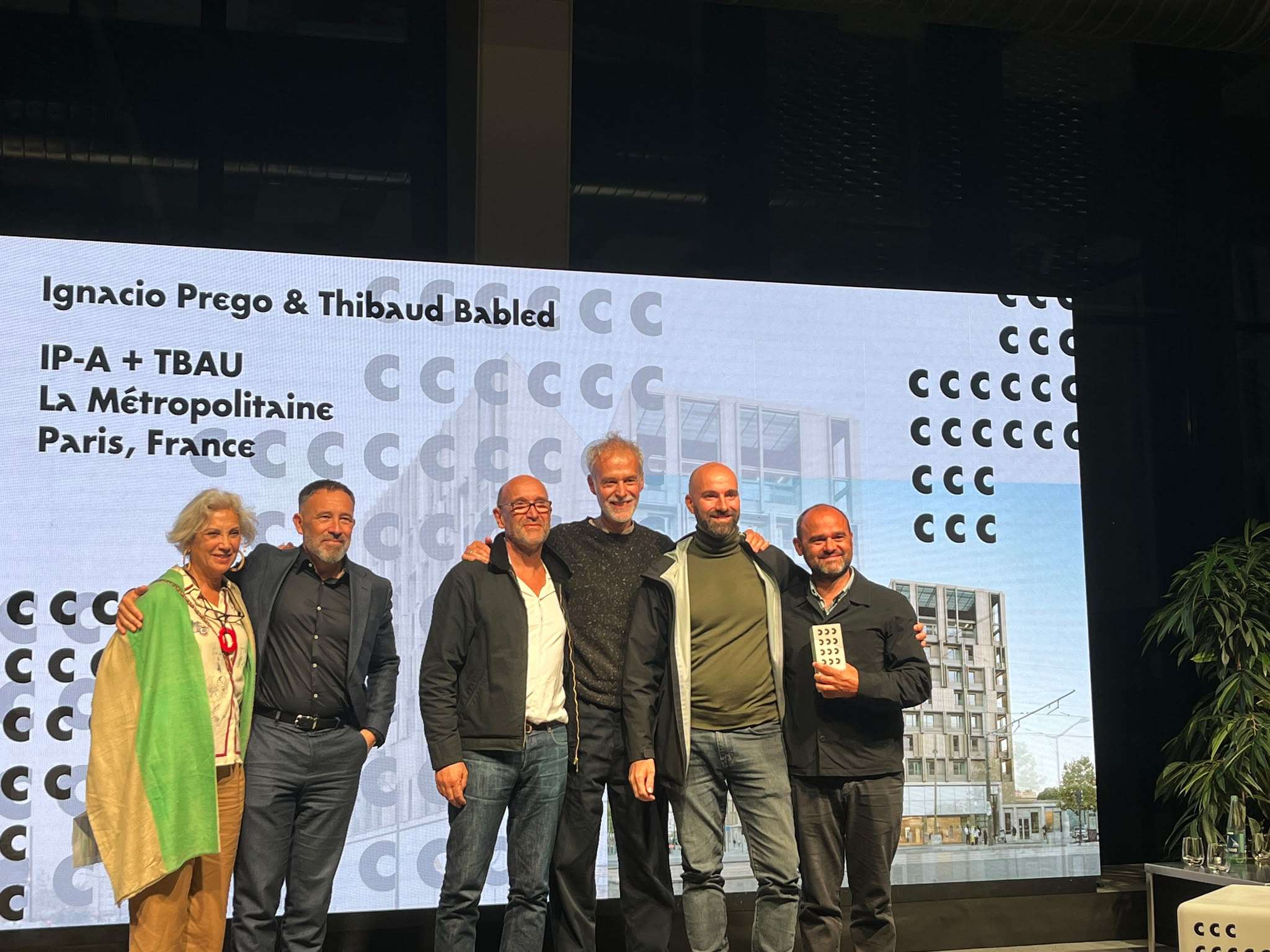 La Métropolitaine y la transformación de un antiguo garaje en París, ganadores del Premio Europeo de Vivienda Colectiva