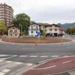 Concluyen las obras de la rotonda de Azken Portu, mejorando la fluidez del tráfico y facilitando giros en todas las direcciones
