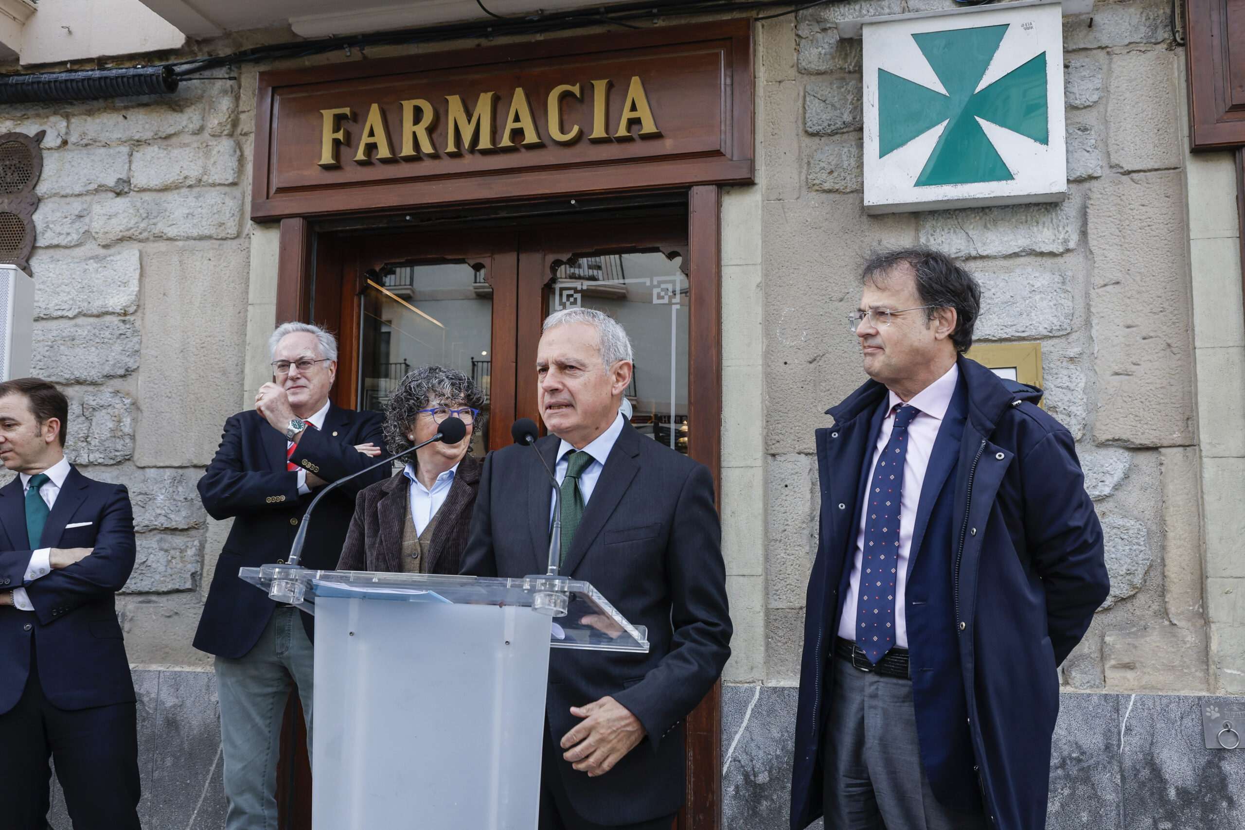 Jon Iñaki Betolaza se retira tras casi 14 años liderando la Dirección de Farmacia del Gobierno Vasco