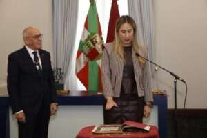 Mar Dabán asume el cargo de diputada de Empleo, Comercio, Turismo y Administración Foral en