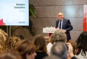 El Libro Blanco de los cuidados destaca diez áreas clave para mejorar el sistema de atención en Álava