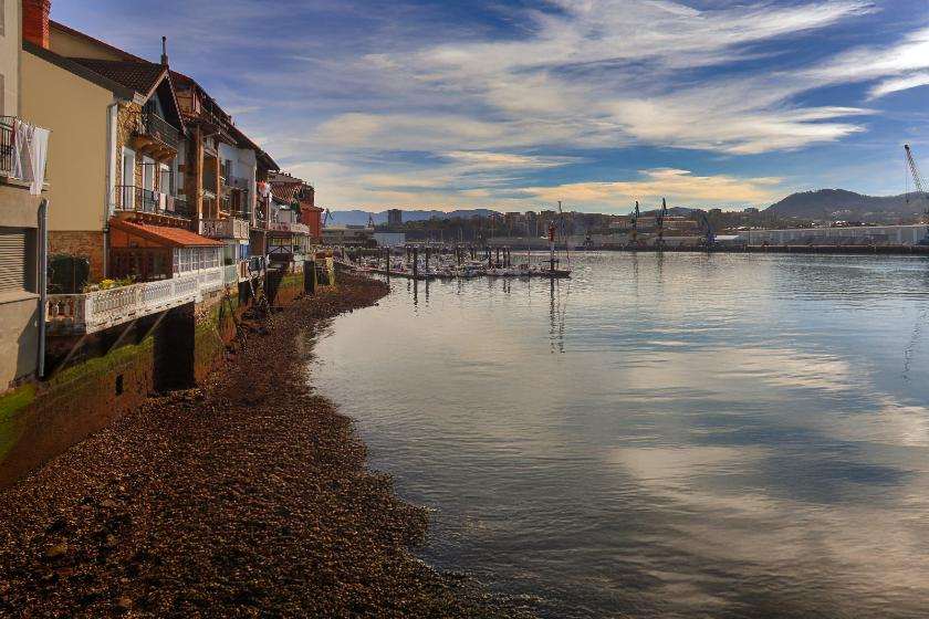 El departamento de sostenibilidad inicia las obras de saneamiento en Pasai Donibane