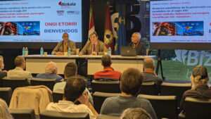 Más de un centenar de profesionales se reúnen en Bizkaia para explorar avances científicos en la protección contra incendios,
