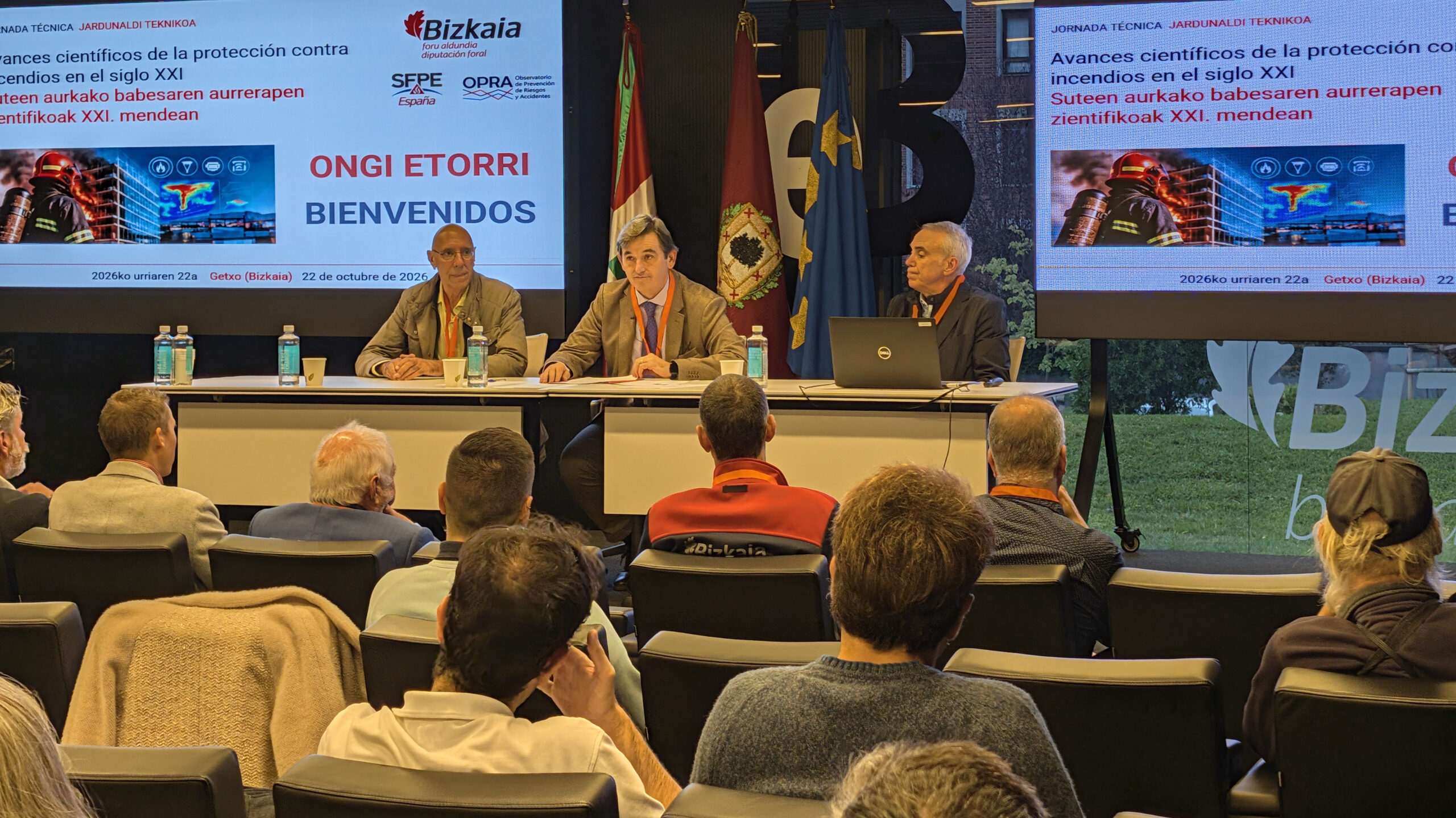 Más de un centenar de profesionales se reúnen en Bizkaia para explorar avances científicos en la protección contra incendios,