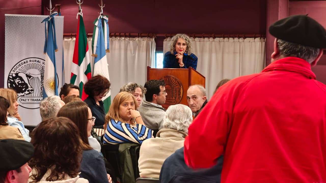 La vicelehendakari Bengoetxea destaca en Argentina el legado del primer Gobierno Vasco, el autogobierno y la importancia de la diáspora para el futuro de Euskadi en