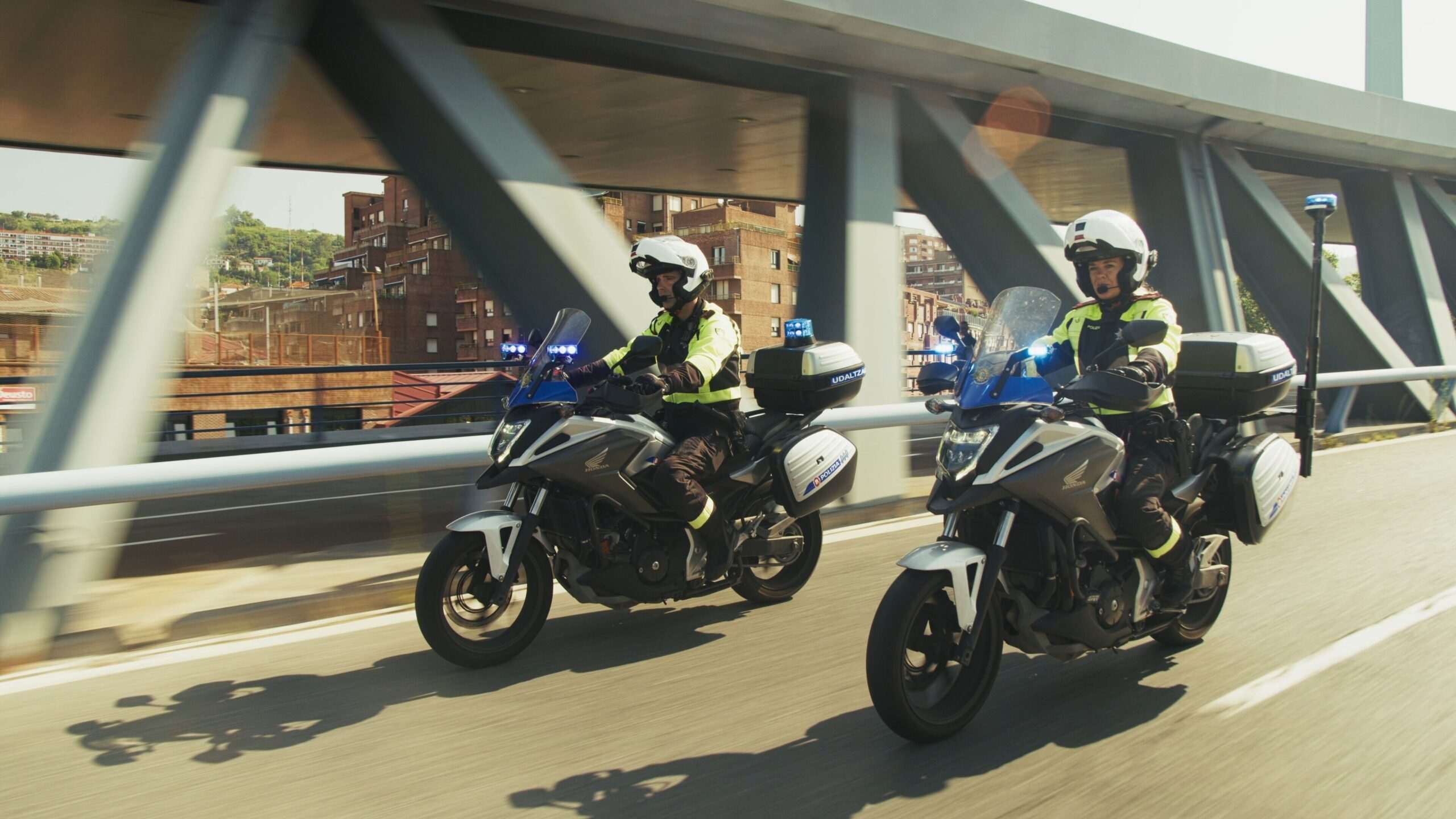 La policía municipal de Bilbao llevará a cabo una campaña de vigilancia esta semana para prevenir las distracciones al volante