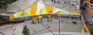 Reapertura del espacio infantil en la plaza Camino de Peñiscal tras las obras realizadas